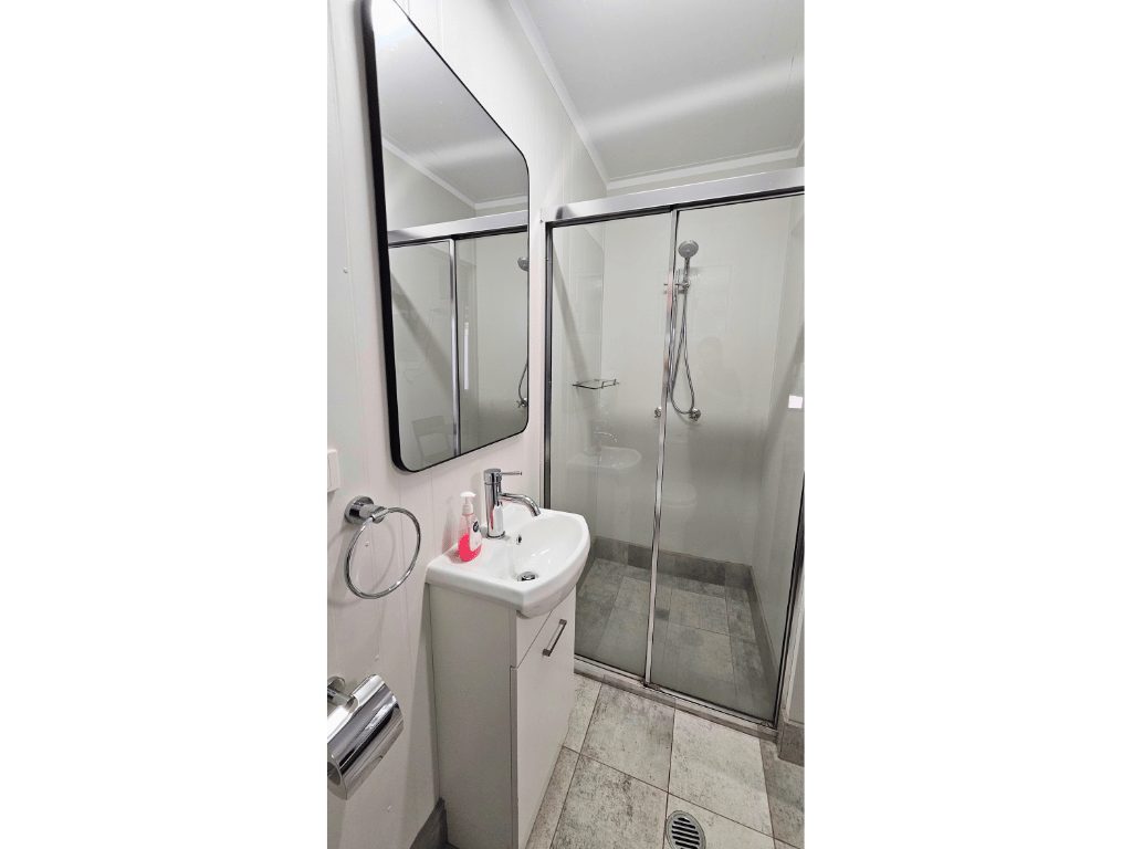 Bathroom-Cabin Back (1)