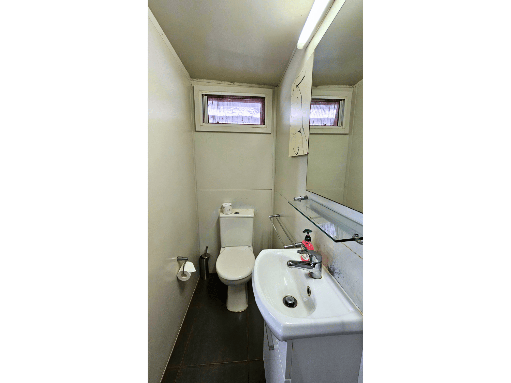 Bathroom Cabin Front (1)