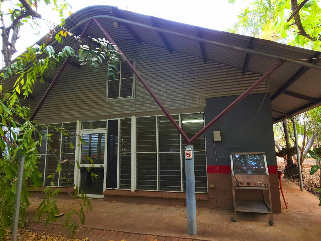 Guesthouse (2)