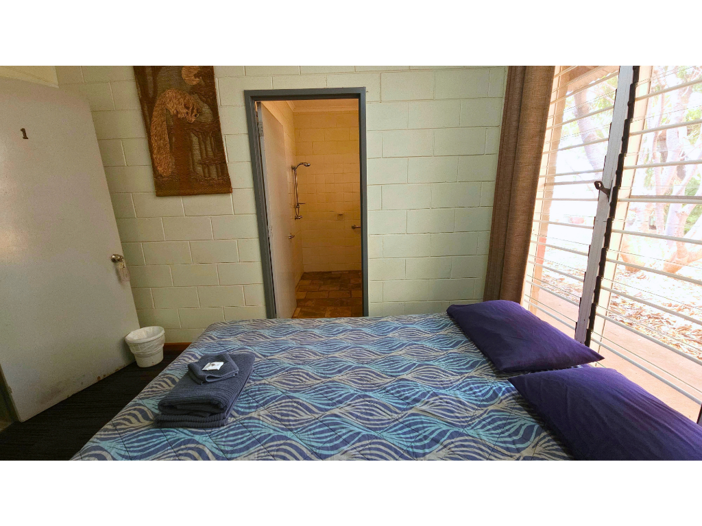 Guesthouse Room1 with Ensuite (6)