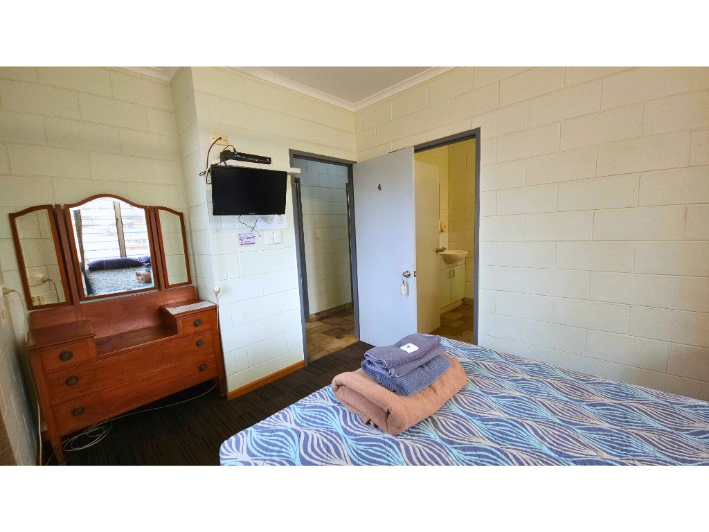 Guesthouse Room4 with Ensuite_2 (1)