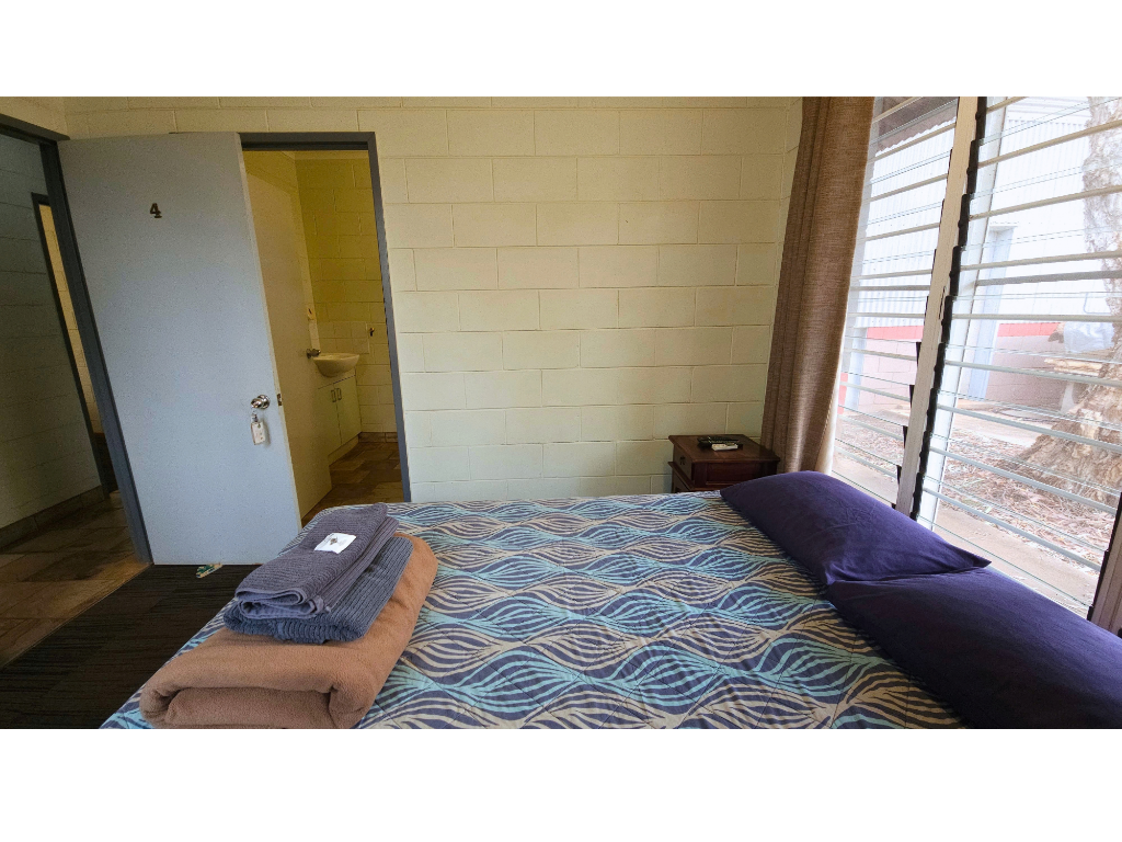 Guesthouse Room4 with Ensuite_3 (1)